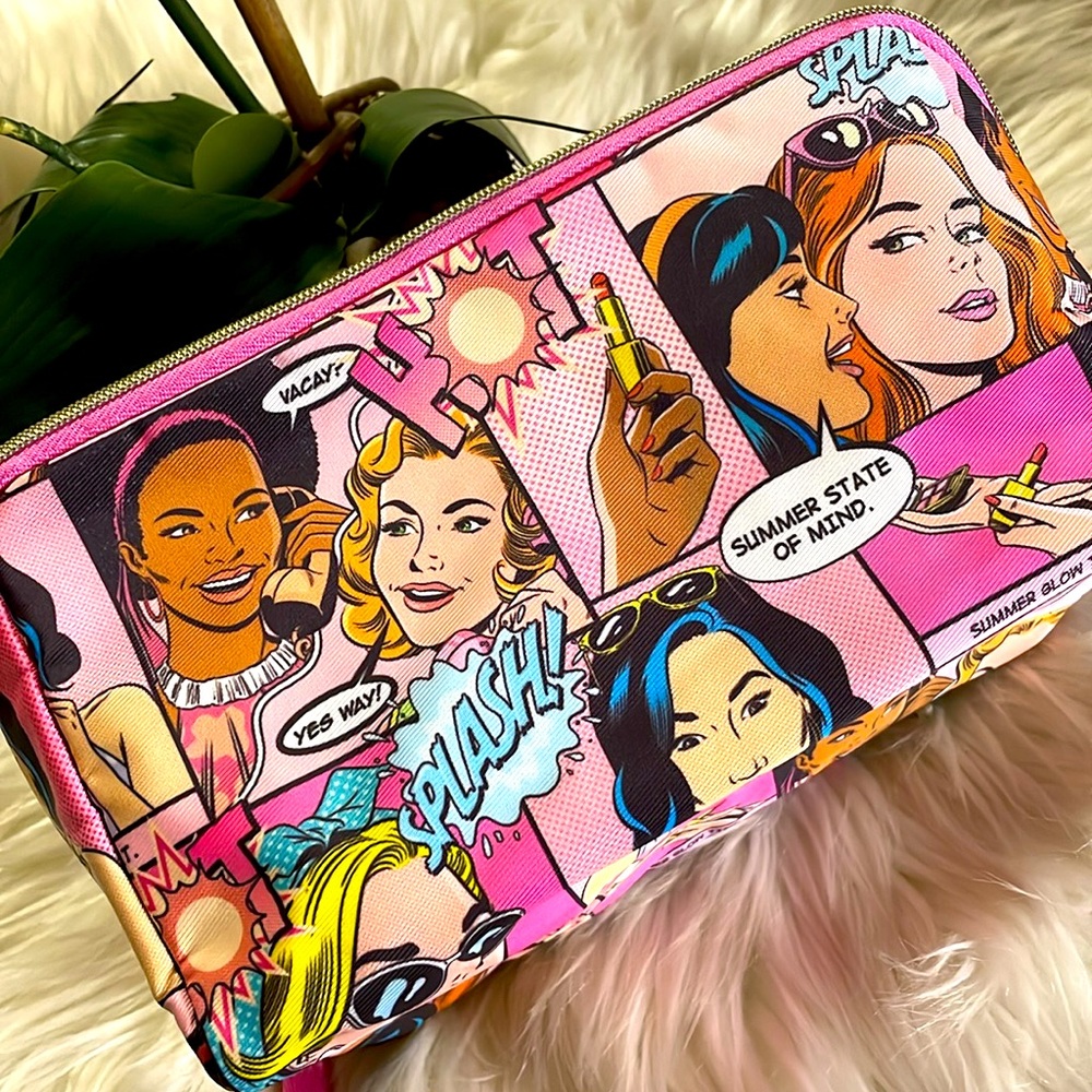 🎀Estee Lauder Pink Cosmetic Bag with Glossy Finish and Vintage PoP Cartoons🎀